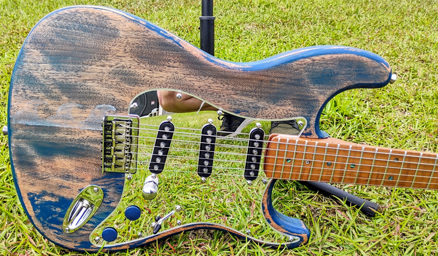RICH Guitar Myrtle Beach a.R.t. DLX S HT Driftwood in Sea 'n Sky finish with Gig Bag