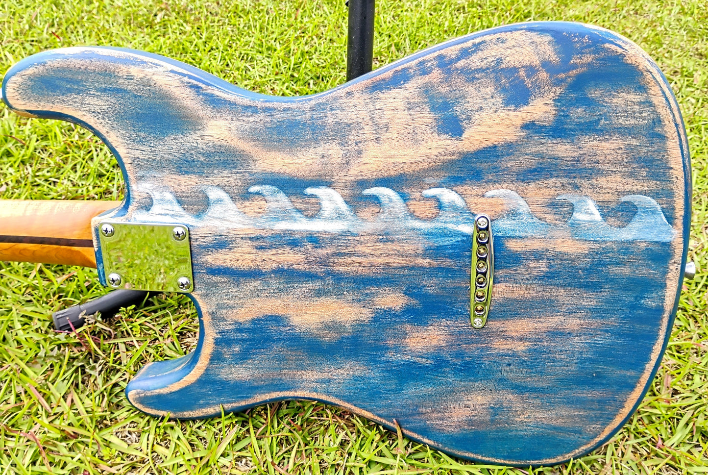 RICH Guitar Myrtle Beach a.R.t. DLX S HT Driftwood in Sea 'n Sky finish with Gig Bag