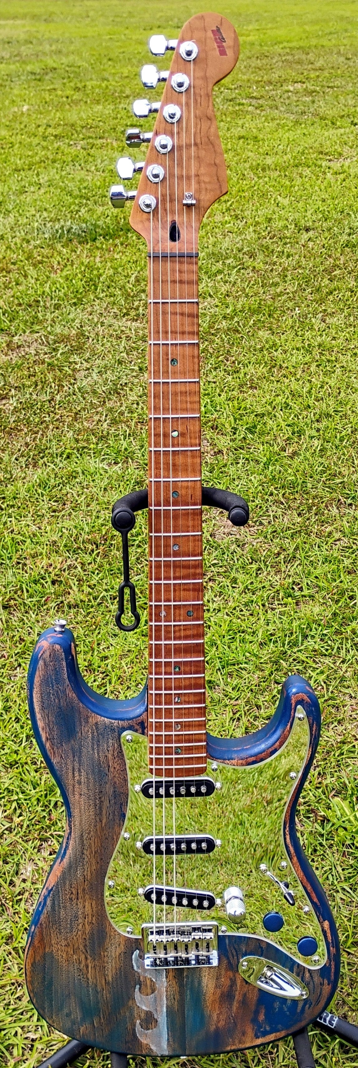 RICH Guitar Myrtle Beach a.R.t. DLX S HT Driftwood in Sea 'n Sky finish with Gig Bag