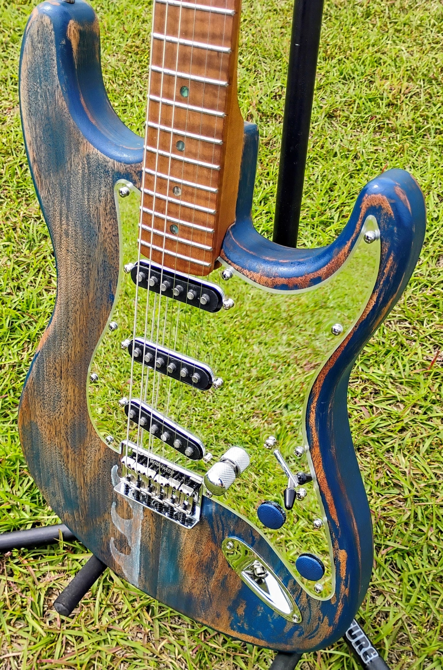 RICH Guitar Myrtle Beach a.R.t. DLX S HT Driftwood in Sea 'n Sky finish with Gig Bag