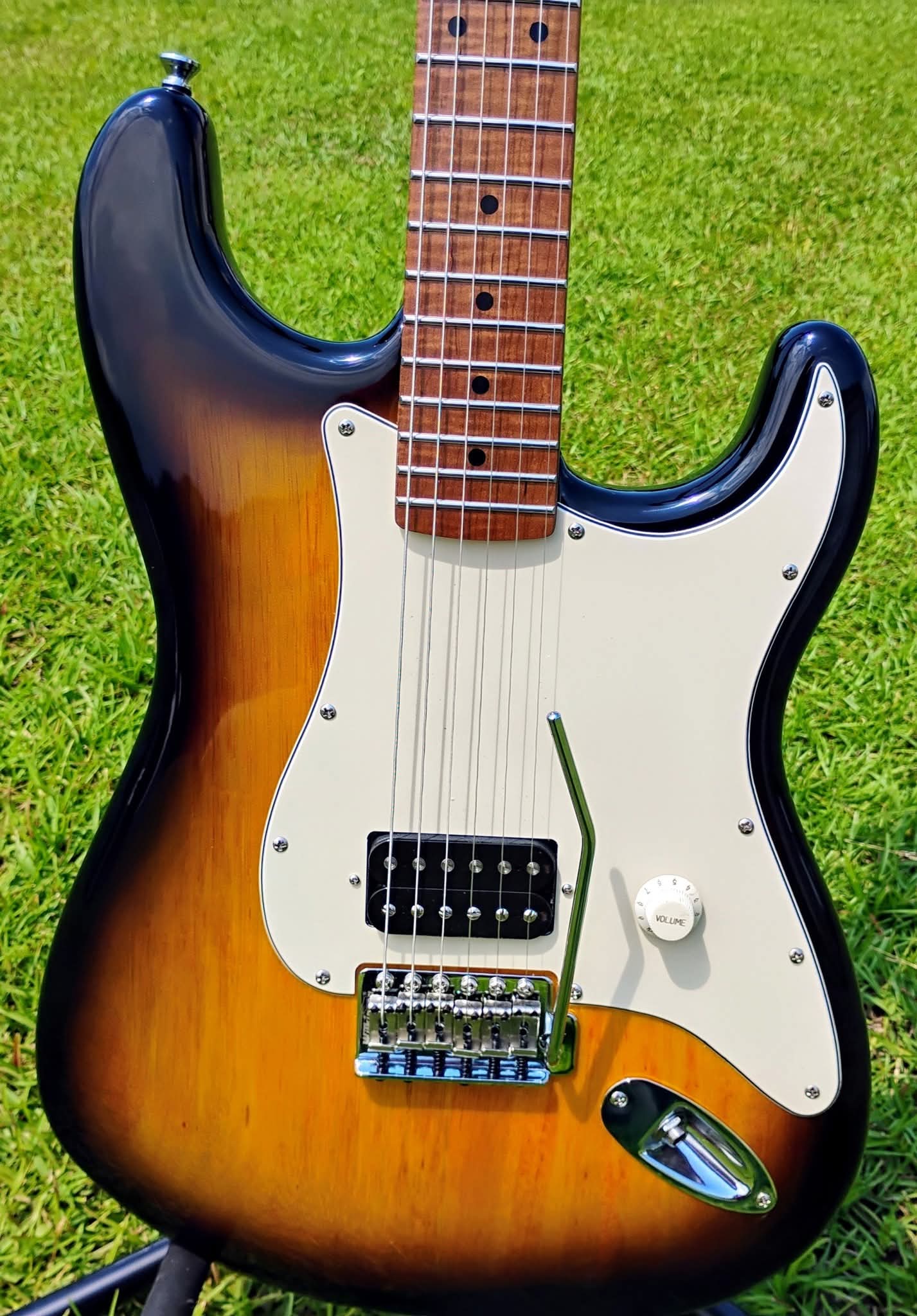 RICH Guitar Myrtle Beach DLX mojo S 'Ratocaster' Partsocaster in Two-tone Sunburst
