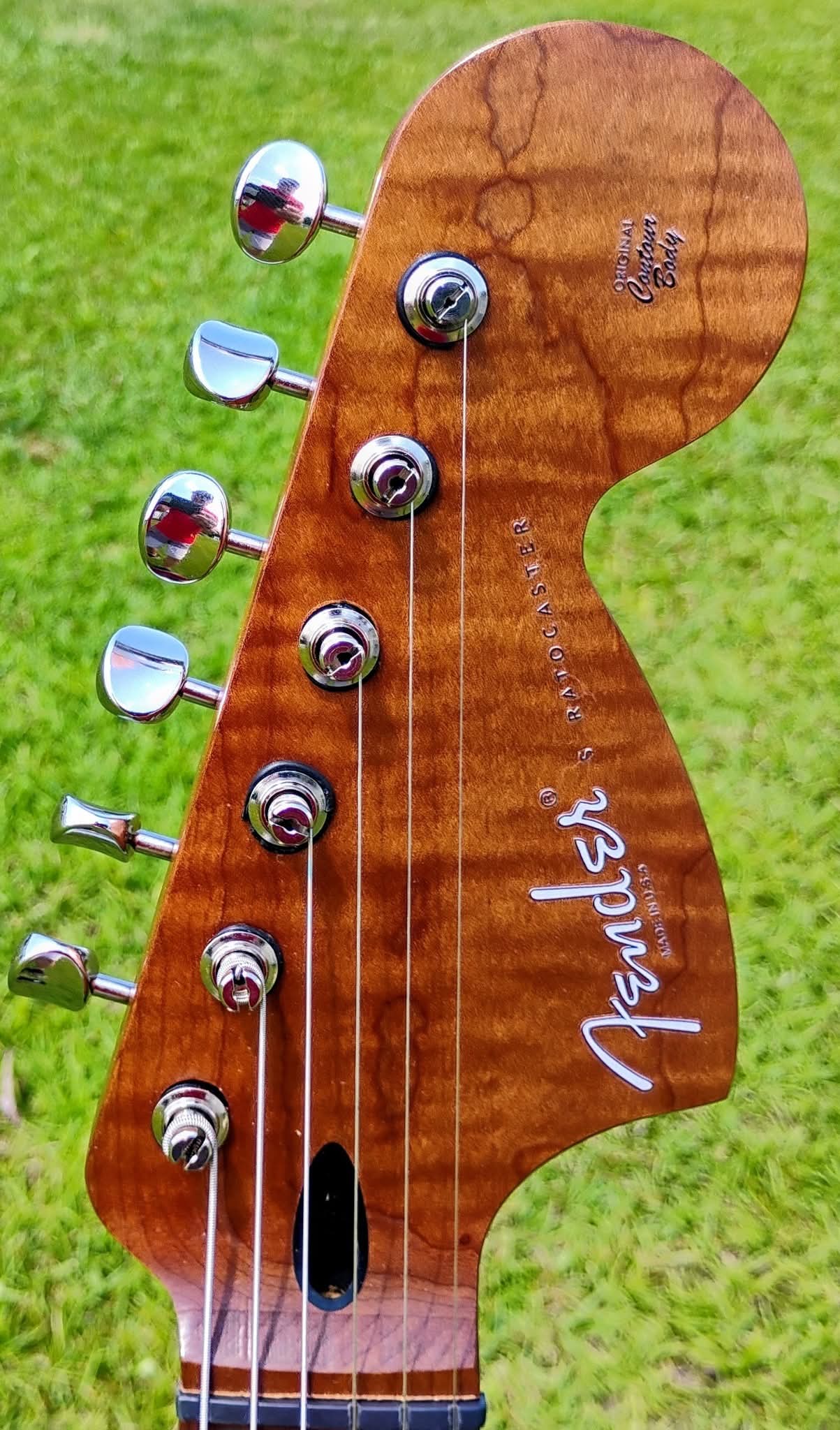 RICH Guitar Myrtle Beach DLX mojo S 'Ratocaster' Partsocaster in Two-tone Sunburst